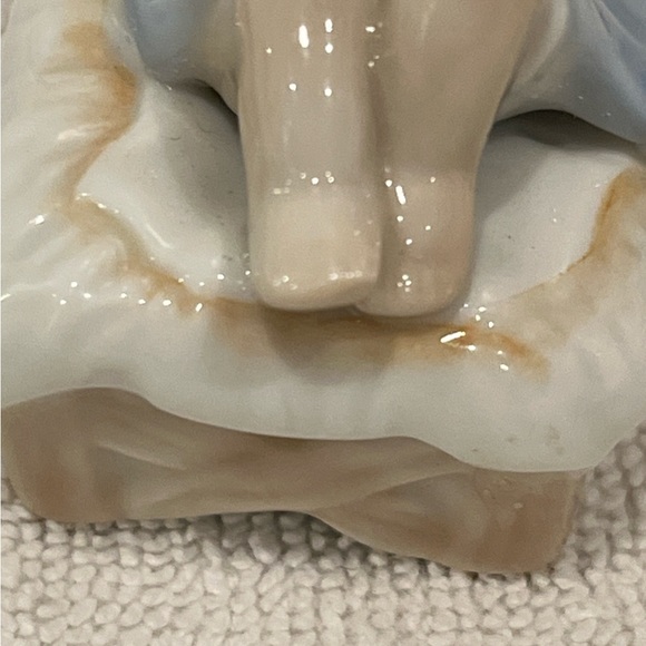 VINTAGE Baby Jesus Enesco Porcelain Nativity Circa 1986 Replacement Piece. - Picture 5 of 13